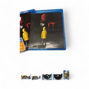Stephen King’s IT Chapters 1 & 2 Blu-ray Set Bill Skarsgård Pennywise Horror